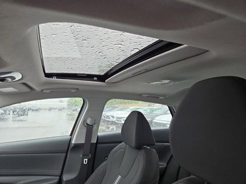 New 2025 Hyundai Elantra SEL image 28