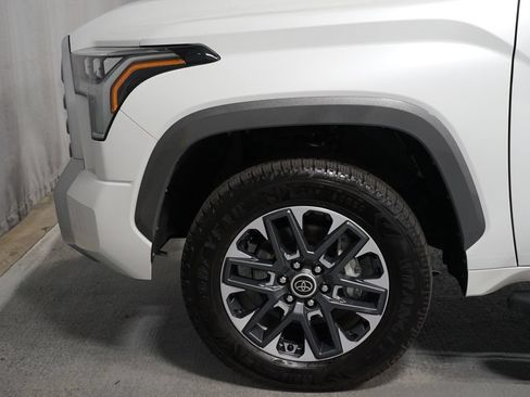 Used 2022 Toyota Tundra Limited AWD/4WD image 5