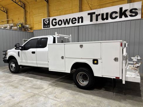 Used 2017 Ford F350 XLT image 5