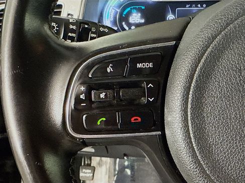 Used 2017 Kia Niro EX image 14