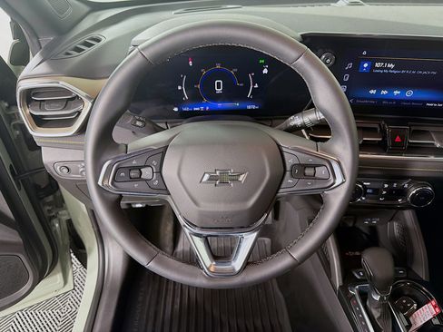 Used 2025 Chevrolet TrailBlazer ACTIV w/ Convenience Package image 13