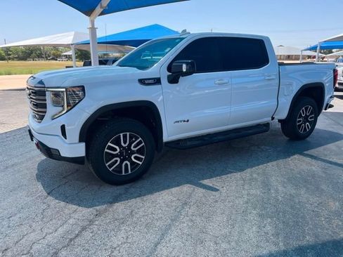 Used 2022 GMC Sierra 1500 AT4 AWD/4WD image 1