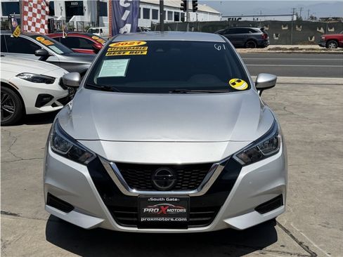 Used 2021 Nissan Versa SV FWD image 2