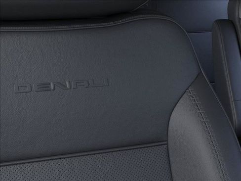 New 2026 GMC Yukon Denali w/ Denali Reserve Package AWD/4WD image 21
