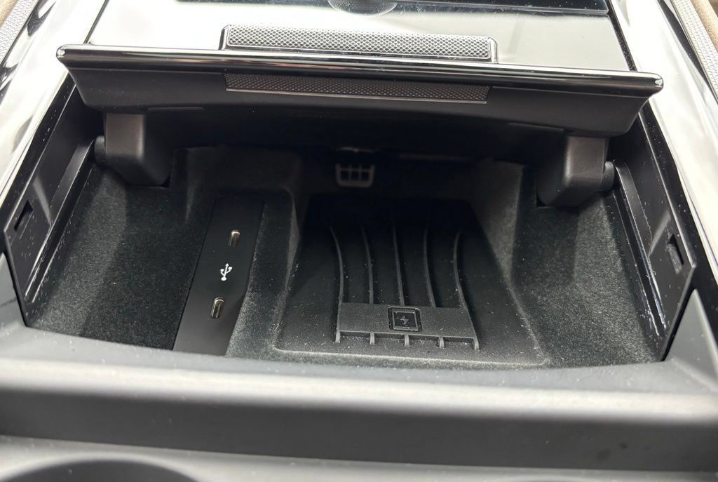 Certified 2025 Porsche Panamera 4 AWD/4WD image 31