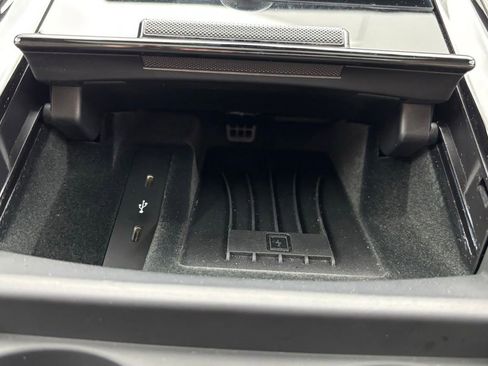 Certified 2025 Porsche Panamera 4 AWD/4WD image 31