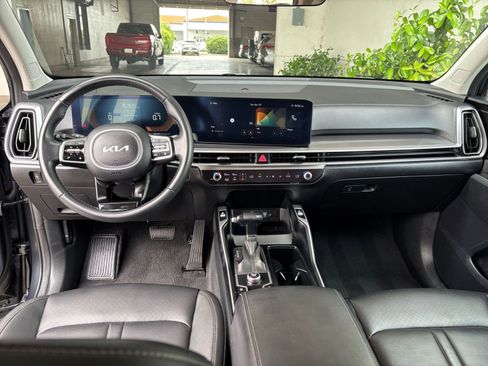 Used 2024 Kia Sorento S FWD image 35