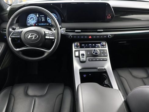 Used 2024 Hyundai Palisade Calligraphy image 2