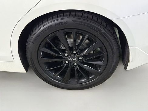Used 2018 INFINITI Q50 Luxe w/ Essential Package (3.0T Luxe) AWD/4WD image 34