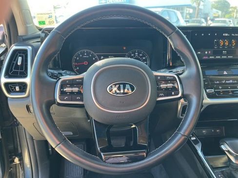 Used 2021 Kia Sorento SX image 18
