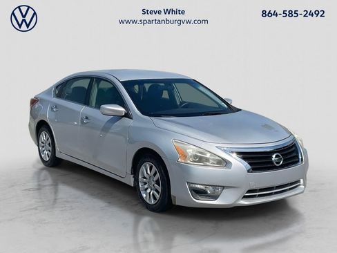Used 2013 Nissan Altima 2.5 S image 1