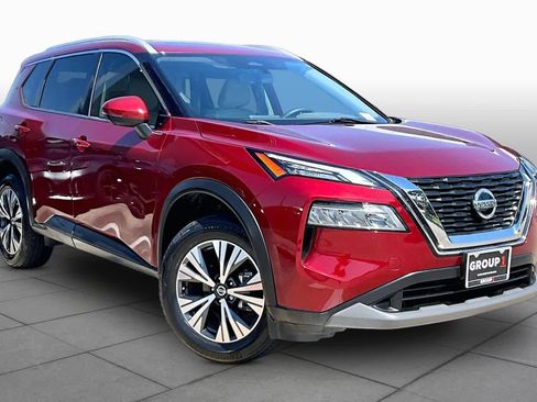 Certified 2021 Nissan Rogue SV w/ Premium Package FWD image 3