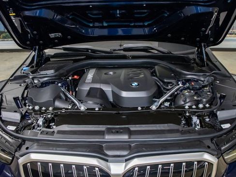 Used 2026 BMW 530i xDrive w/ Executive Package image 5