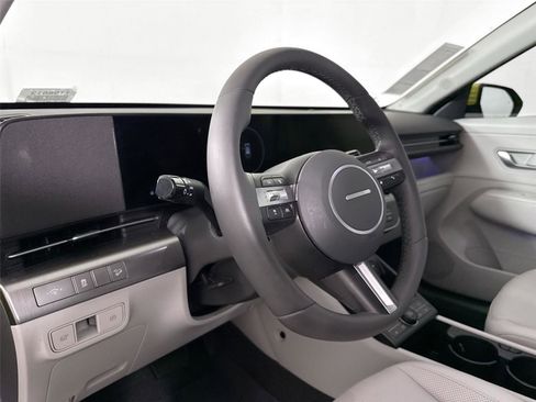 Used 2024 Hyundai Kona Limited FWD image 4