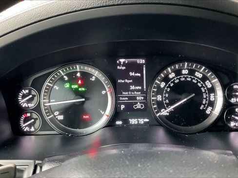 Used 2020 Lexus LX 570 4WD w/ 3rd Row & Luxury Pkg image 24