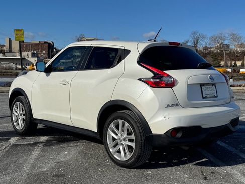 Used 2015 Nissan Juke SV w/ Cold Weather Package image 4