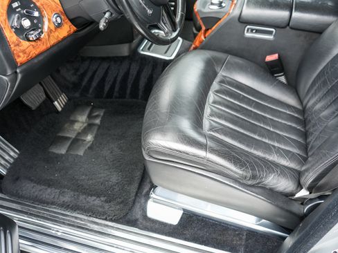 Used 2005 Rolls-Royce Phantom Sedan RWD image 11
