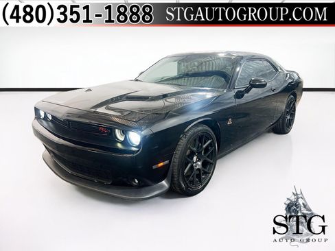 Used 2015 Dodge Challenger R/T Scat Pack w/ Scat Pack Appearance Package RWD image 1