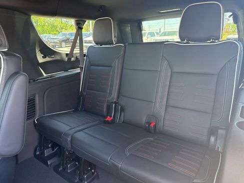 Used 2025 GMC Yukon XL AT4 Ultimate w/ LPO, AT4 Appearance Package AWD/4WD image 14