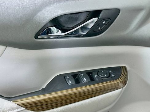 Used 2017 GMC Acadia SLE w/ Driver Alert Package I FWD image 24