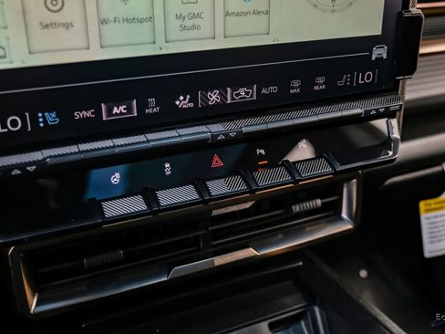 Used 2024 GMC Hummer EV 3X image 66