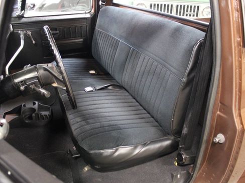 Used 1986 GMC Sierra 1500 2WD Regular Cab image 32