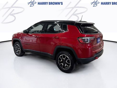 Used 2025 Jeep Compass Trailhawk AWD/4WD image 2