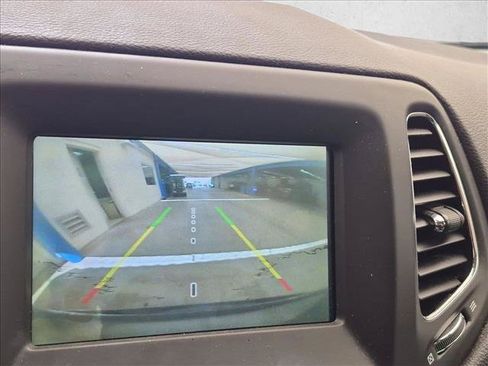 Used 2019 Jeep Compass Latitude w/ Popular Equipment Group FWD image 12