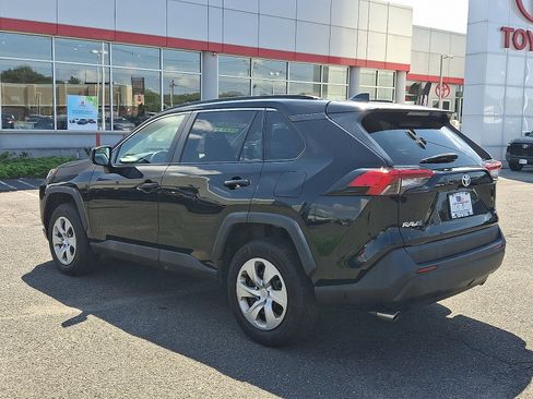 Used 2021 Toyota RAV4 LE w/ Carpet Mat Package (TMS) AWD/4WD image 5