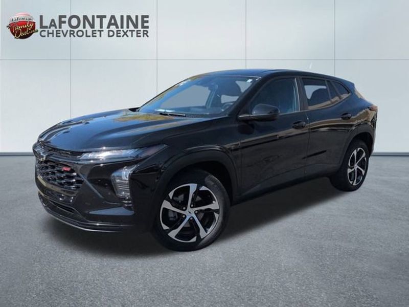 Certified 2024 Chevrolet Trax RS w/ Driver Confidence Package image 1