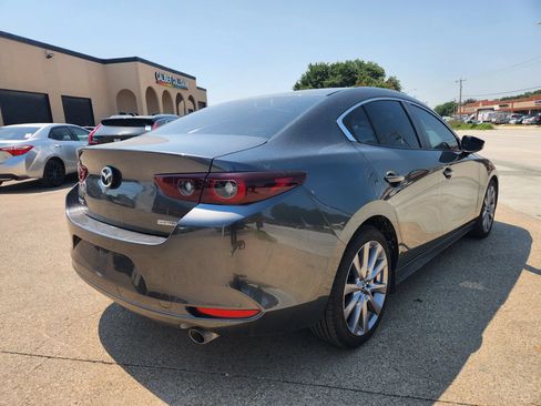 Used 2023 MAZDA MAZDA3 s FWD image 3