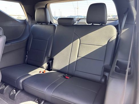 New 2026 Chevrolet Traverse LT w/ Sun and Wheel Package FWD image 24
