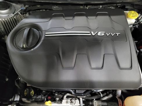 Used 2019 Jeep Cherokee Limited image 30