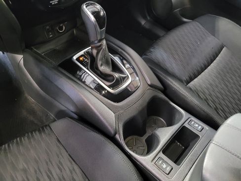 Used 2017 Nissan Rogue SV image 26