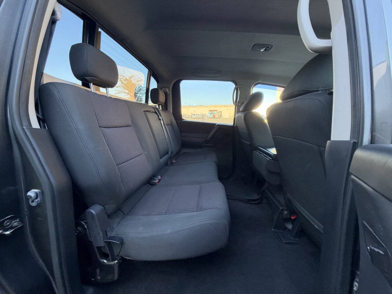 Used 2011 Nissan Titan SV AWD/4WD image 12
