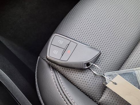 Used 2024 Buick Envision Preferred image 16