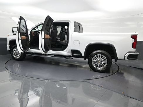 Used 2022 Chevrolet Silverado 2500 High Country AWD/4WD image 36