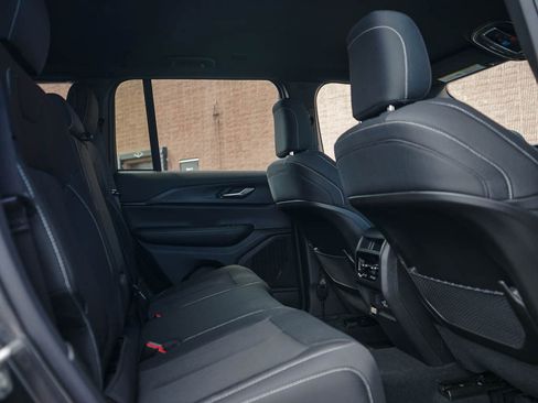 New 2025 Jeep Grand Cherokee Laredo w/ Luxury Tech Group I image 13