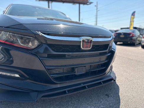 Used 2018 Honda Accord Sport image 15