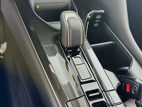 New 2025 Toyota Crown Signia image 11