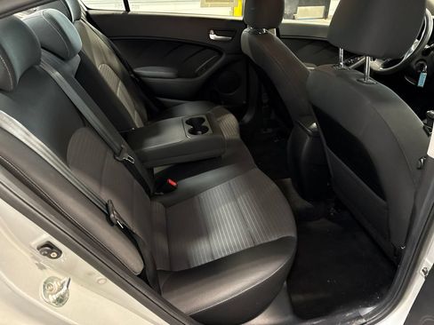 Used 2018 Kia Forte LX w/ LX Popular Package FWD image 12