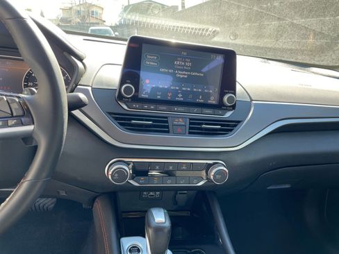 Used 2025 Nissan Altima 2.5 SR image 21