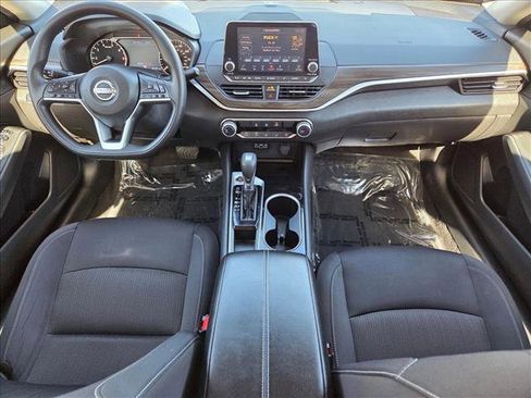 Used 2024 Nissan Altima 2.5 SV image 16