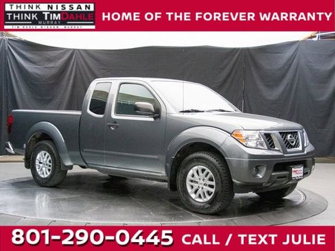 Used 2020 Nissan Frontier SV image 1