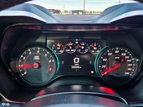 Used 2018 Chevrolet Camaro ZL1 image 41