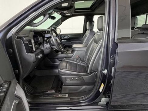 Used 2023 GMC Sierra 1500 AT4X image 8