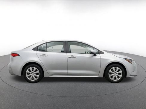 Used 2025 Toyota Corolla LE FWD image 10