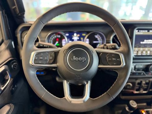 Used 2023 Jeep Wrangler Unlimited Sahara AWD/4WD image 24