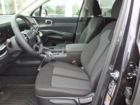 Certified 2026 Kia Sorento LX FWD image 14