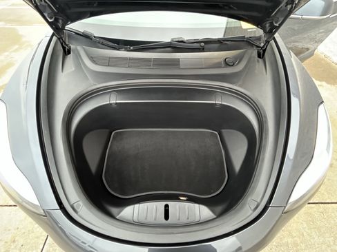 Used 2018 Tesla Model 3 Long Range image 10